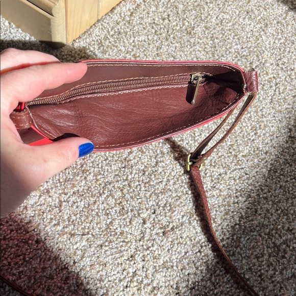 Vibrant Red Leather Crossbody Bag - Picture 4 of 4